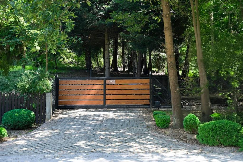 Polana Slowikowa 5 Star- Domek W Gorach Z Jacuzzi, Sauna,Basen,Ogrod Z Lasem, Kominek I Narty Stroza  Bagian luar foto